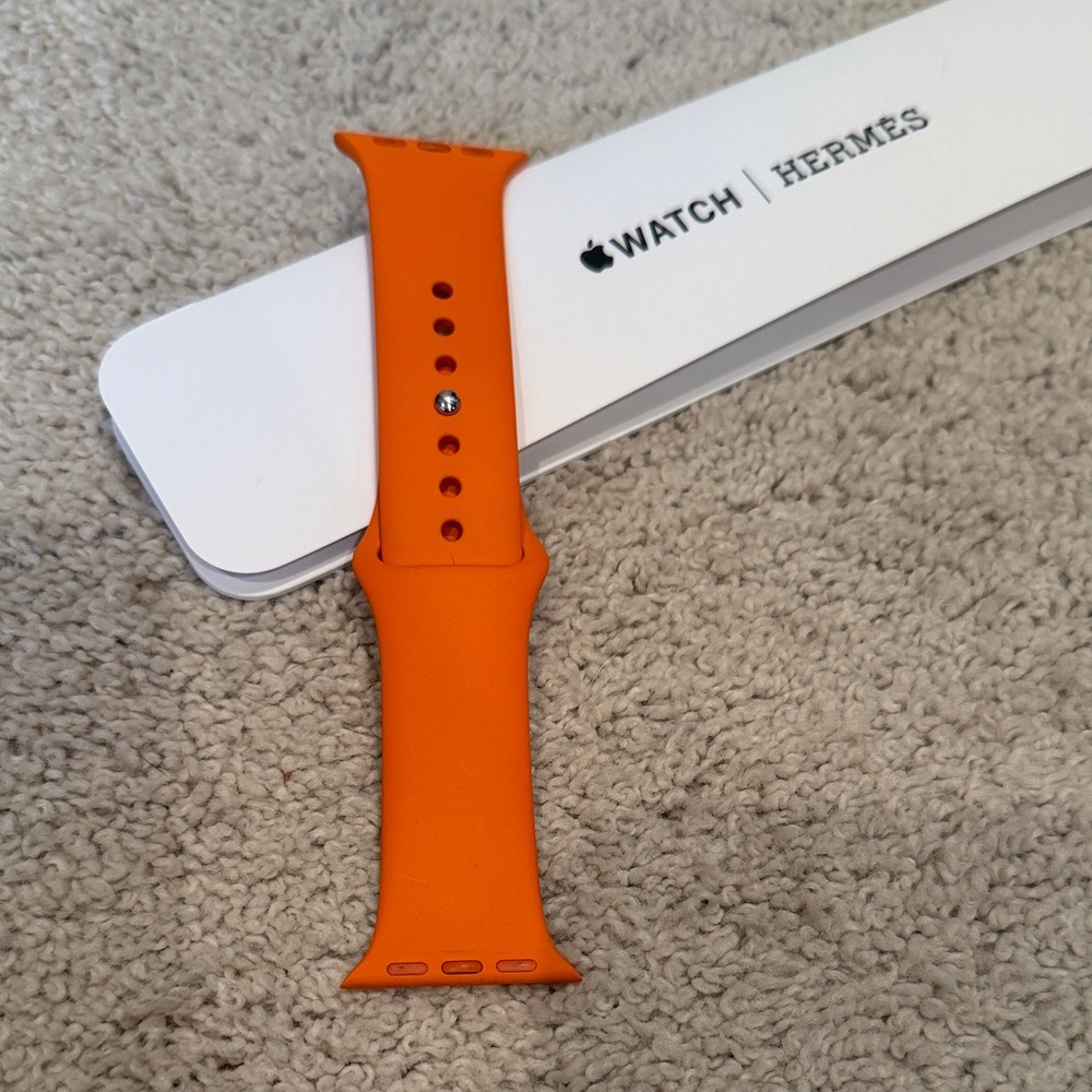 Apple Hermès Orange Smartwatch Band